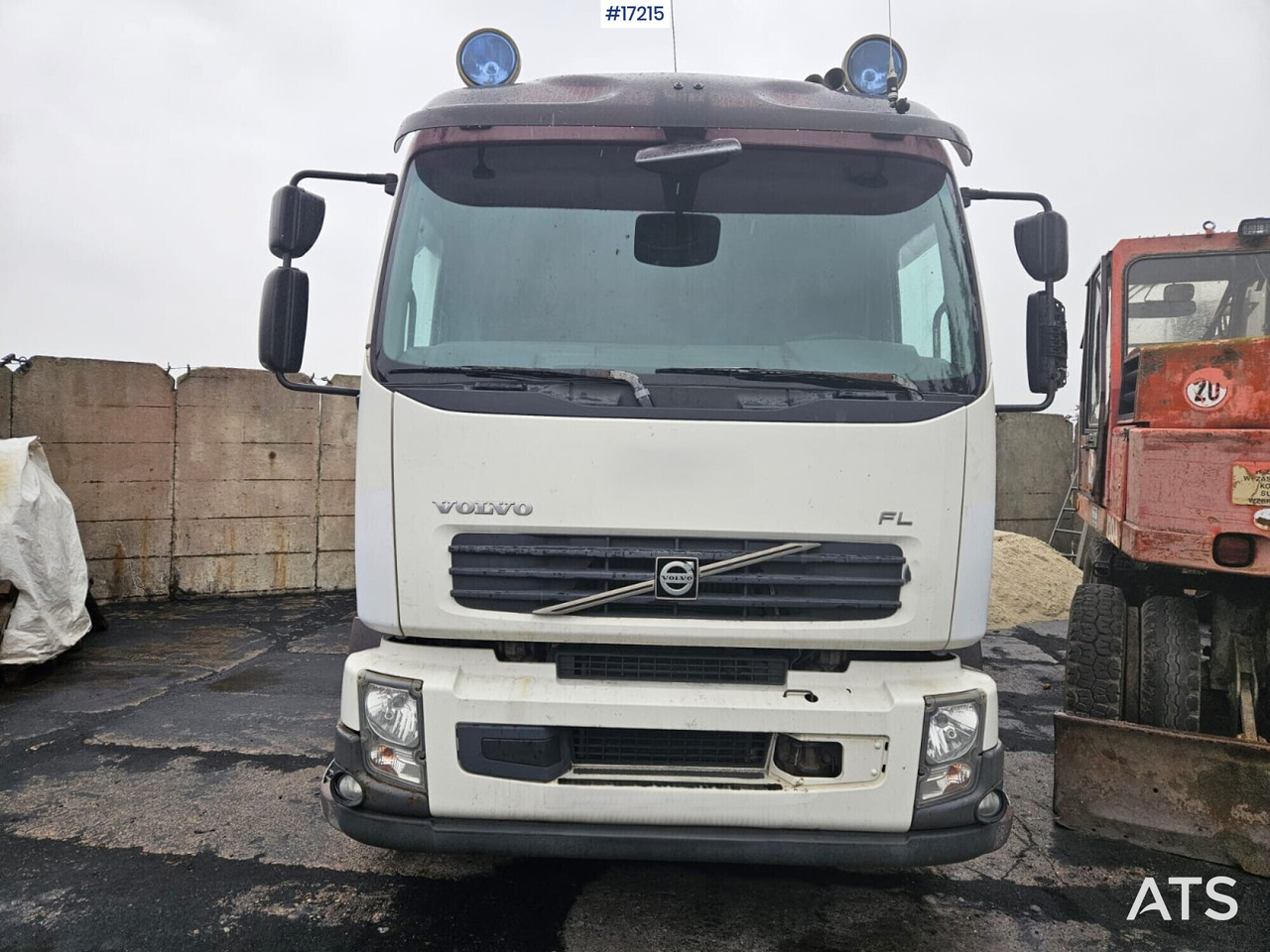 VOLVO FL4XR3 Three-way tipping (2006) - Kravas automašīna pašizgāzējs: foto 2 VOLVO FL4XR3 Three-way tipping (2006) - Kravas automašīna pašizgāzējs: foto 2