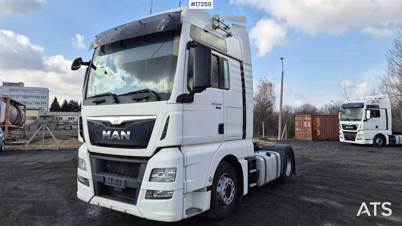 Truck tractor MAN TGX 18.440 EfficientLine 2 (2016) - Vilcējs: foto 1 Truck tractor MAN TGX 18.440 EfficientLine 2 (2016) - Vilcējs: foto 1