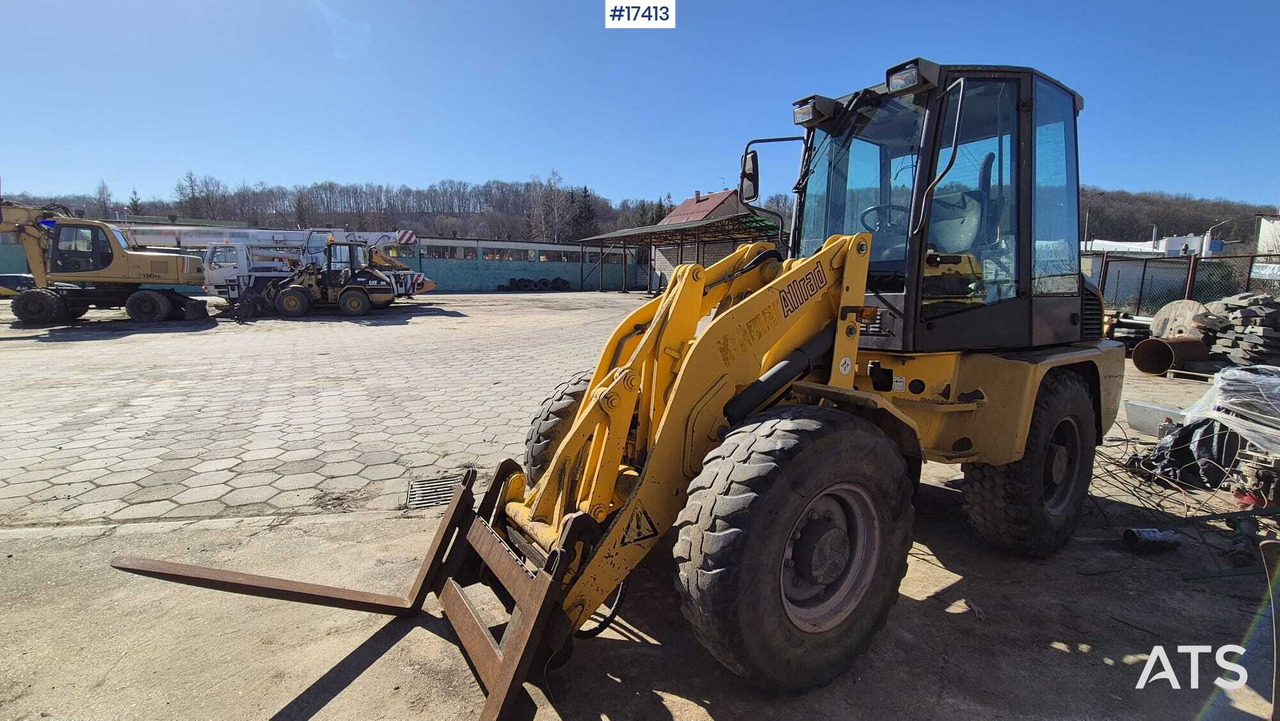 Wheel loader AHLMANN AL 85t 2004) forks, quick coupler, opening bucket. - Riteņu iekrāvējs: foto 1 Wheel loader AHLMANN AL 85t 2004) forks, quick coupler, opening bucket. - Riteņu iekrāvējs: foto 1