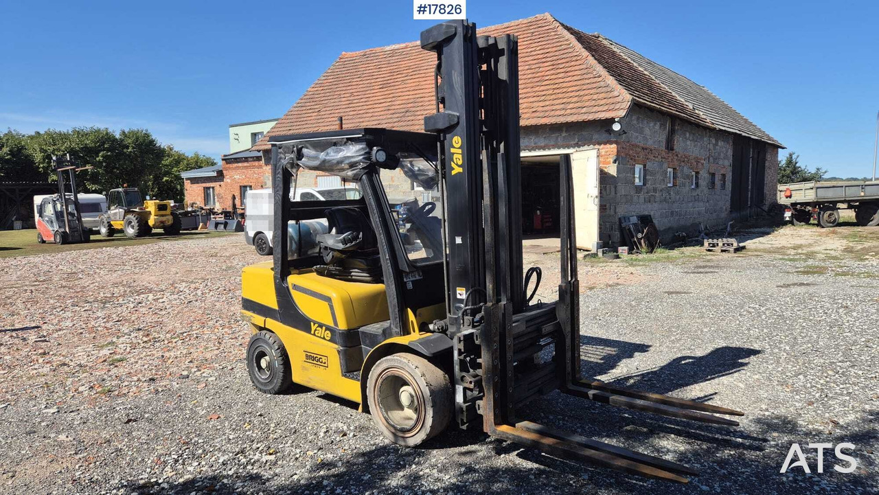 YALE GLP35VX Forklift (2017) - Gāzes iekrāvējs: foto 1 YALE GLP35VX Forklift (2017) - Gāzes iekrāvējs: foto 1