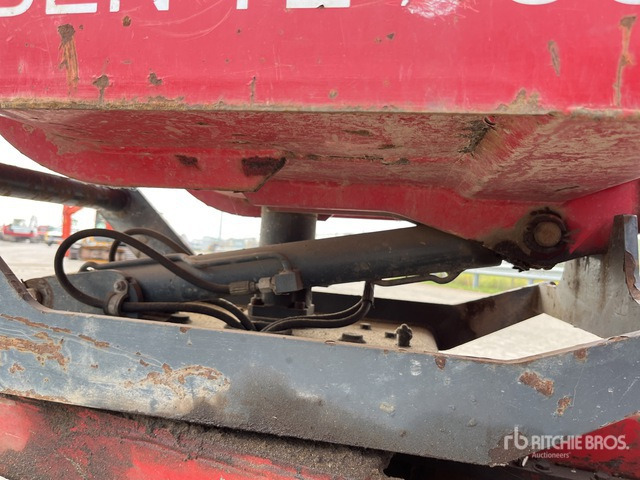 2002 Hinowa HP1500/2 Stand-On Swivel Crawler Dumper - Kāpurķēžu pašizgāzējs: foto 5 2002 Hinowa HP1500/2 Stand-On Swivel Crawler Dumper - Kāpurķēžu pašizgāzējs: foto 5