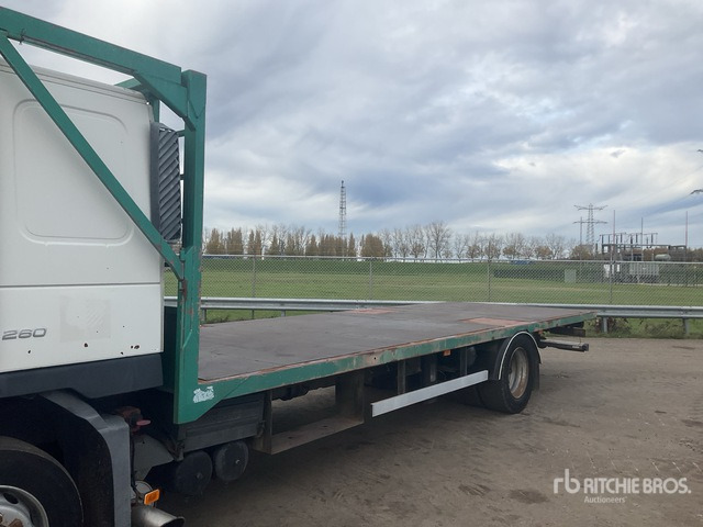 2002 Volvo FM280 4x2 Sleeper Flatbed Truck - Bortu kravas automašīna/ Platforma: foto 5 2002 Volvo FM280 4x2 Sleeper Flatbed Truck - Bortu kravas automašīna/ Platforma: foto 5