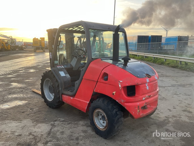 2006 Manitou MH 25-4 2500 kg 4x4 Rough Terrain Forklift - Bezceļu autokrāvējs: foto 3 2006 Manitou MH 25-4 2500 kg 4x4 Rough Terrain Forklift - Bezceļu autokrāvējs: foto 3