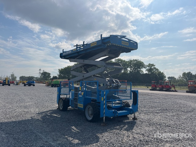 2008 Genie GS-3390 Diesel Scissor Lift - Šķērveida pacēlājs: foto 4 2008 Genie GS-3390 Diesel Scissor Lift - Šķērveida pacēlājs: foto 4