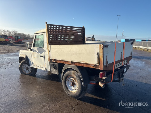 2010 Land Rover Defender 4x4 (Inoperable) Pickup - Pikaps: foto 2 2010 Land Rover Defender 4x4 (Inoperable) Pickup - Pikaps: foto 2