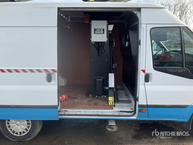 2014 Ford Transit 2013 Versalift ET-36-LF 200 kg ... Boom Truck - Autopacēlājs: foto 4 2014 Ford Transit 2013 Versalift ET-36-LF 200 kg ... Boom Truck - Autopacēlājs: foto 4