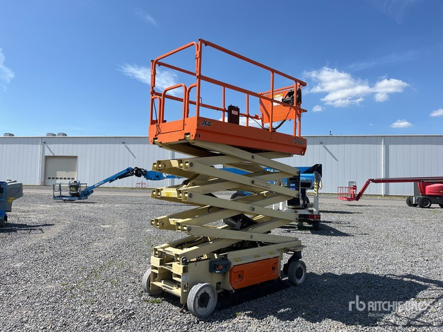 2015 JLG 3246ES Electric Scissor Lift - Šķērveida pacēlājs: foto 4 2015 JLG 3246ES Electric Scissor Lift - Šķērveida pacēlājs: foto 4