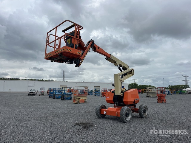 2015 JLG 340AJ 4WD Diesel Articulating Boom Lift - Izlices pacēlājs: foto 4 2015 JLG 340AJ 4WD Diesel Articulating Boom Lift - Izlices pacēlājs: foto 4