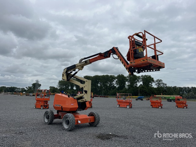2015 JLG 340AJ 4WD Diesel Articulating Boom Lift - Izlices pacēlājs: foto 3 2015 JLG 340AJ 4WD Diesel Articulating Boom Lift - Izlices pacēlājs: foto 3
