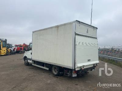 IVECO DAILY 40C17 4x2 - Kravas automašīna ar slēgto virsbūvi: foto 2 IVECO DAILY 40C17 4x2 - Kravas automašīna ar slēgto virsbūvi: foto 2