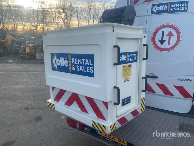 Mercedes-Benz Material Handling Arm - Autopacēlājs: foto 5 Mercedes-Benz Material Handling Arm - Autopacēlājs: foto 5