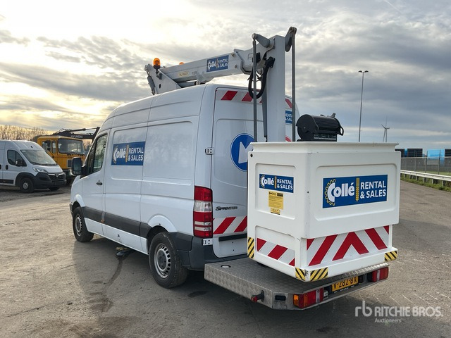 Mercedes-Benz Material Handling Arm - Autopacēlājs: foto 2 Mercedes-Benz Material Handling Arm - Autopacēlājs: foto 2