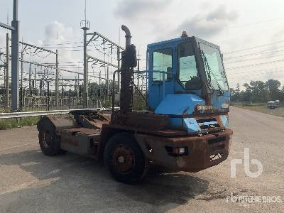 TERBERG YT 4x2 - Termināļa traktors: foto 4 TERBERG YT 4x2 - Termināļa traktors: foto 4