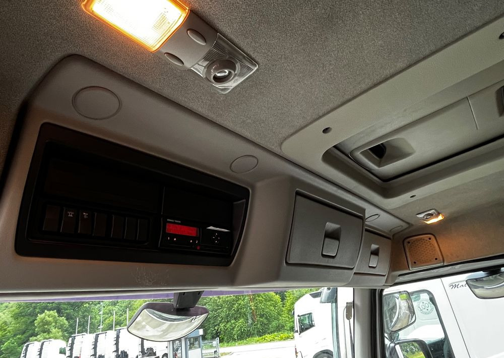 Renault Kerax 380 EEV // Skrzynia Burtowa // HIAB XS166 Hipro + Radio // Zwolnice // // - Bortu kravas automašīna/ Platforma, Kravas auto ar manipulatoru: foto 4 Renault Kerax 380 EEV // Skrzynia Burtowa // HIAB XS166 Hipro + Radio // Zwolnice // // - Bortu kravas automašīna/ Platforma, Kravas auto ar manipulatoru: foto 4