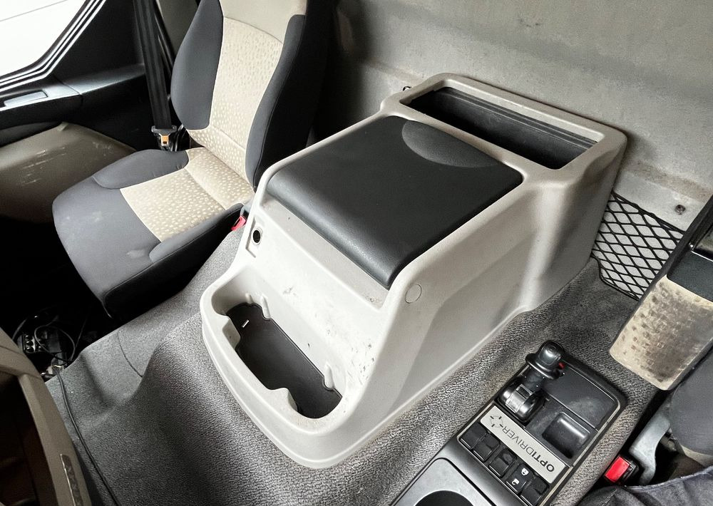 Renault Kerax 380 EEV // Skrzynia Burtowa // HIAB XS166 Hipro + Radio // Zwolnice // // - Bortu kravas automašīna/ Platforma, Kravas auto ar manipulatoru: foto 3 Renault Kerax 380 EEV // Skrzynia Burtowa // HIAB XS166 Hipro + Radio // Zwolnice // // - Bortu kravas automašīna/ Platforma, Kravas auto ar manipulatoru: foto 3