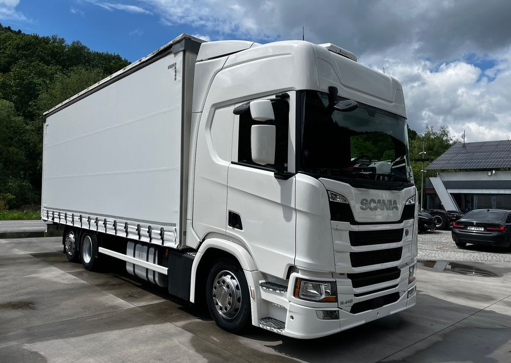 Scania R410 // 2018 Rok 6x2 // Retarder // Automat // Led // Navi // 77 // - Kravas automašīna ar tentu: foto 3 Scania R410 // 2018 Rok 6x2 // Retarder // Automat // Led // Navi // 77 // - Kravas automašīna ar tentu: foto 3