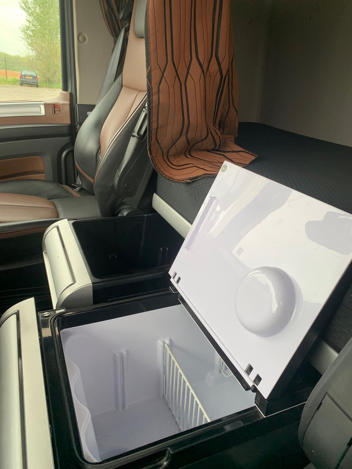 Vilcējs Daf Superspacecab XF 530FT: foto 8