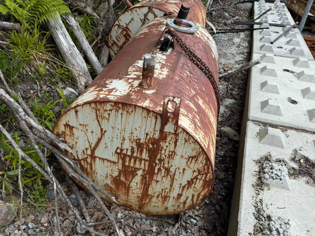 Annet Diesel tank 1000 liter - Uzglabāšanas tvertne: foto 4 Annet Diesel tank 1000 liter - Uzglabāšanas tvertne: foto 4