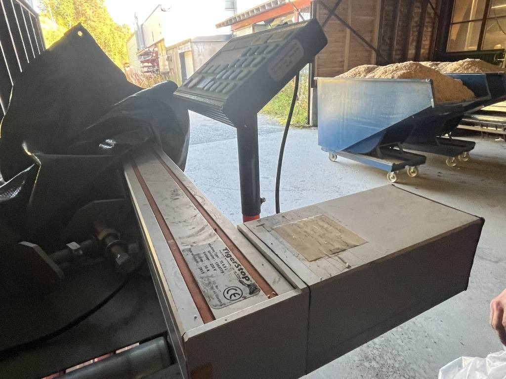 Annet GRAULE QNF Crosscut saw with TigerStop TS 4.8 L Au - Darbagalds: foto 2 Annet GRAULE QNF Crosscut saw with TigerStop TS 4.8 L Au - Darbagalds: foto 2