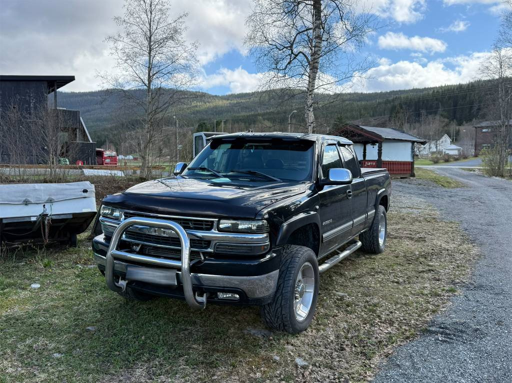 Chevrolet Silverado 2500 4x4 LT - Pikaps: foto 1 Chevrolet Silverado 2500 4x4 LT - Pikaps: foto 1
