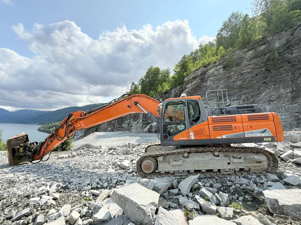 Doosan DX 300 LC-5 - Kāpurķēžu ekskavators: foto 3 Doosan DX 300 LC-5 - Kāpurķēžu ekskavators: foto 3
