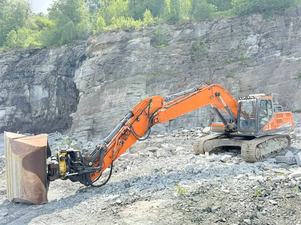 Doosan DX 300 LC-5 - Kāpurķēžu ekskavators: foto 1 Doosan DX 300 LC-5 - Kāpurķēžu ekskavators: foto 1