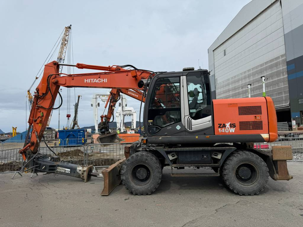 Hitachi ZX 140 W-3 - Riteņu ekskavators: foto 4 Hitachi ZX 140 W-3 - Riteņu ekskavators: foto 4