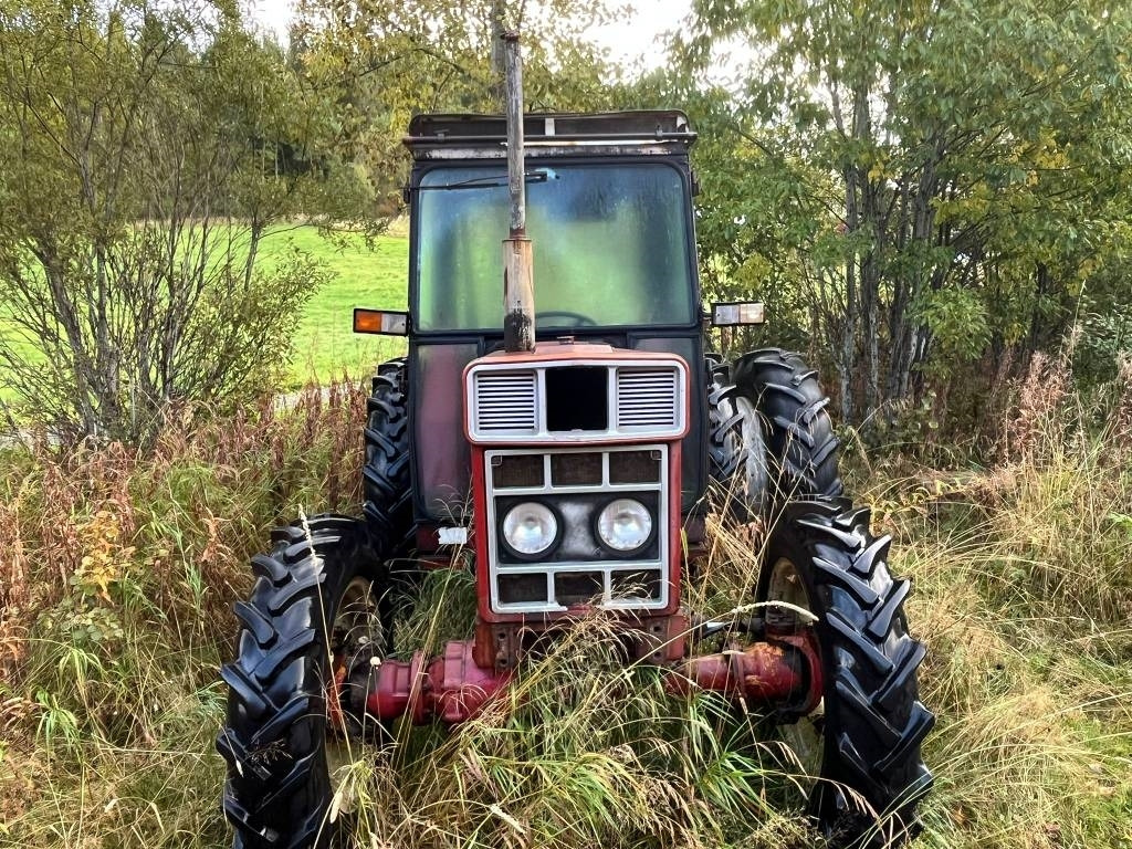 International Harvester 584 4WD - Traktors: foto 5 International Harvester 584 4WD - Traktors: foto 5