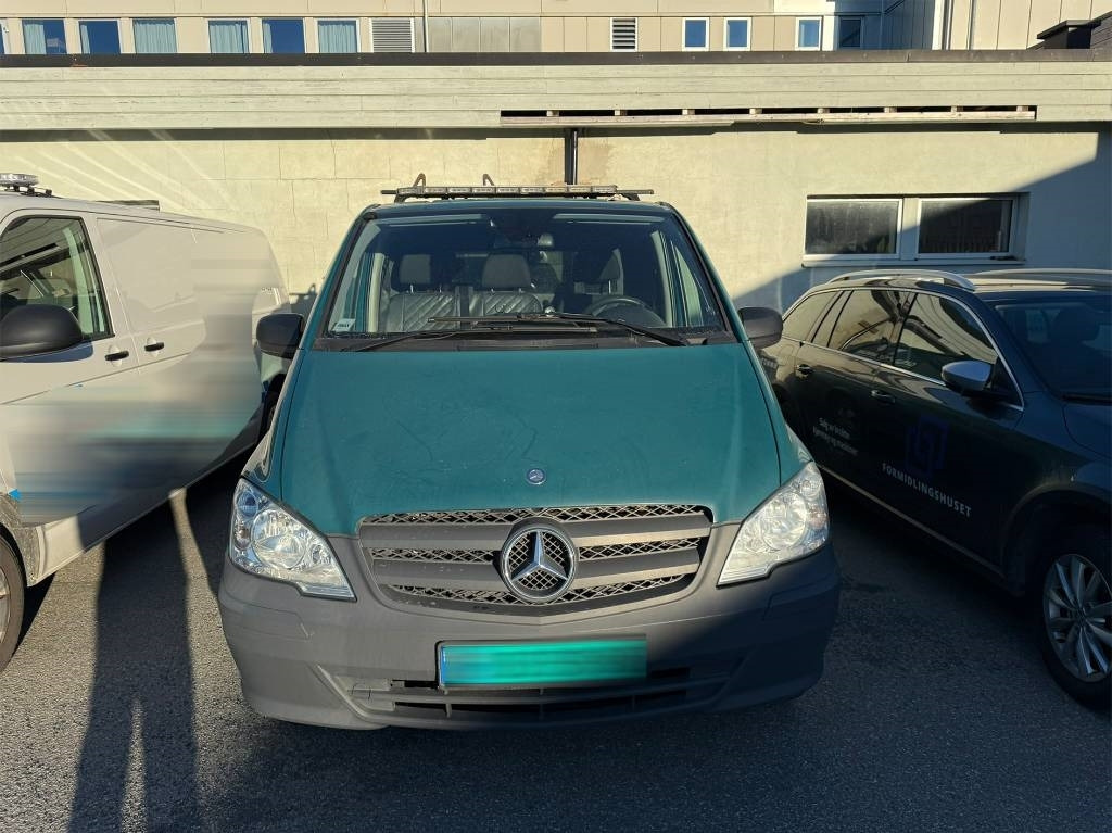 Mercedes-Benz Vito 116 CDI 4x4 - Mazs furgons: foto 2 Mercedes-Benz Vito 116 CDI 4x4 - Mazs furgons: foto 2
