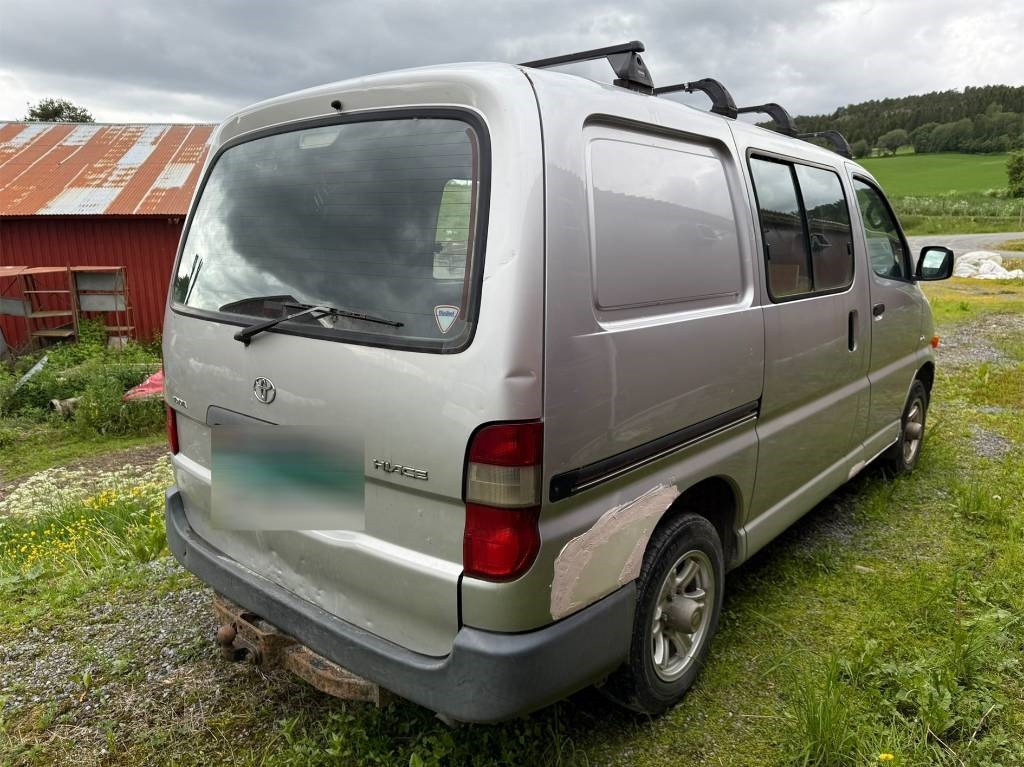 Toyota Hiace 4x4 - Mazs furgons: foto 5 Toyota Hiace 4x4 - Mazs furgons: foto 5