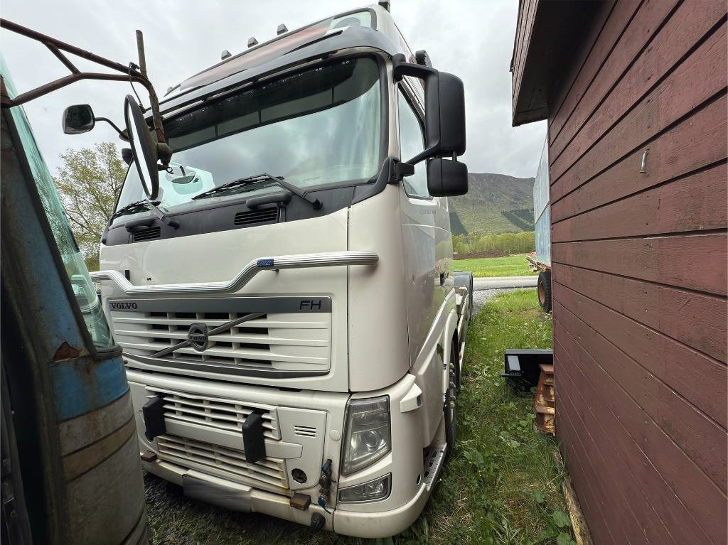 Volvo FH 540 - Pacēlājs ar āķi: foto 2 Volvo FH 540 - Pacēlājs ar āķi: foto 2