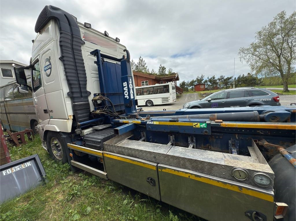 Volvo FH 540 - Pacēlājs ar āķi: foto 4 Volvo FH 540 - Pacēlājs ar āķi: foto 4