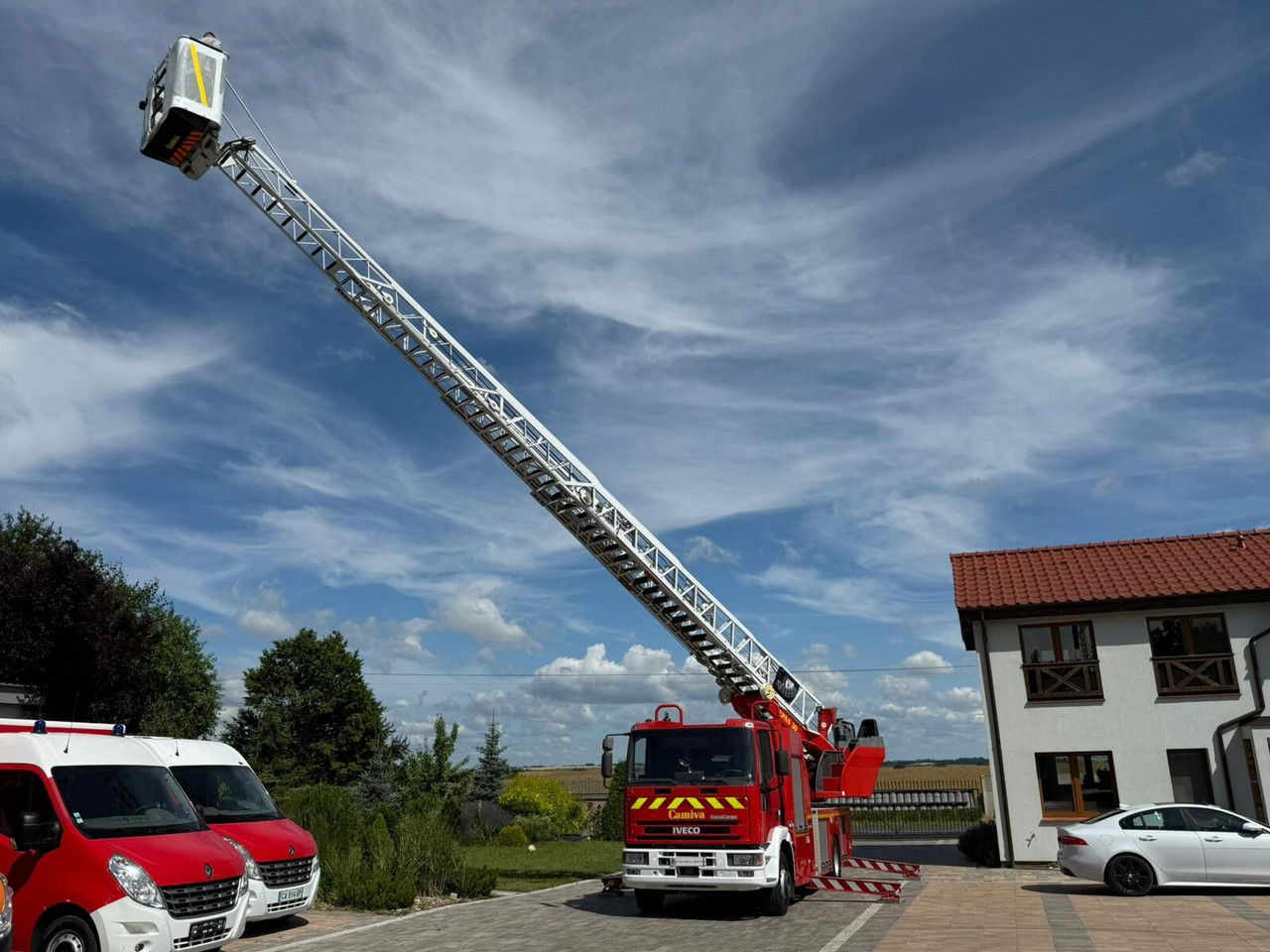 Iveco Eurocargo 130E24 30metrów Podnośnik koszowy zwyżka - Autopacēlājs: foto 1 Iveco Eurocargo 130E24 30metrów Podnośnik koszowy zwyżka - Autopacēlājs: foto 1