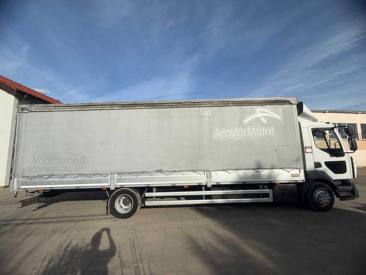 Renault D12 - Kravas automašīna ar tentu: foto 4 Renault D12 - Kravas automašīna ar tentu: foto 4