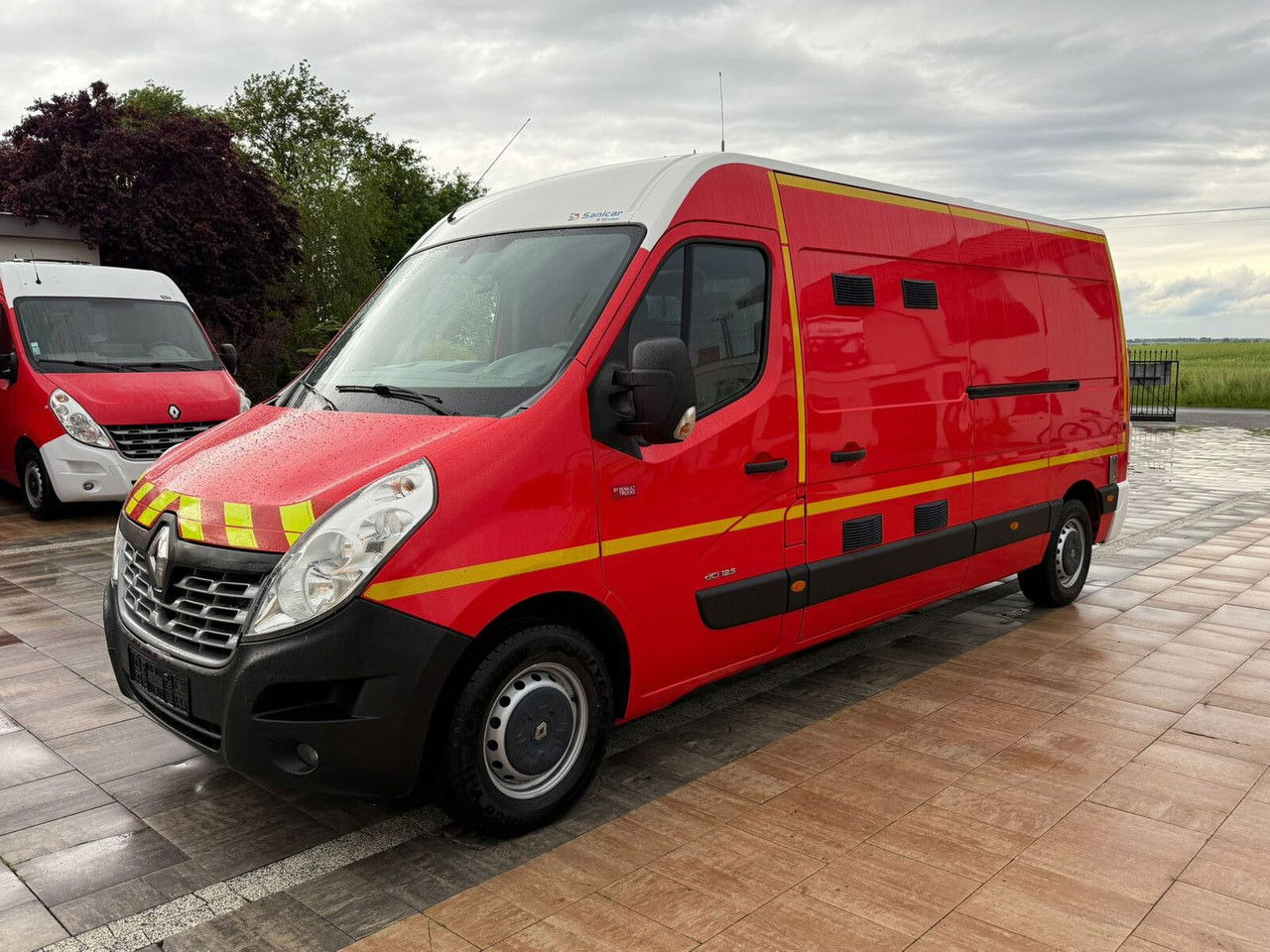 Renault Master 2016 Rok Ambulans Karetka Pogotowie - Ātrās palīdzības mašīna: foto 3 Renault Master 2016 Rok Ambulans Karetka Pogotowie - Ātrās palīdzības mašīna: foto 3