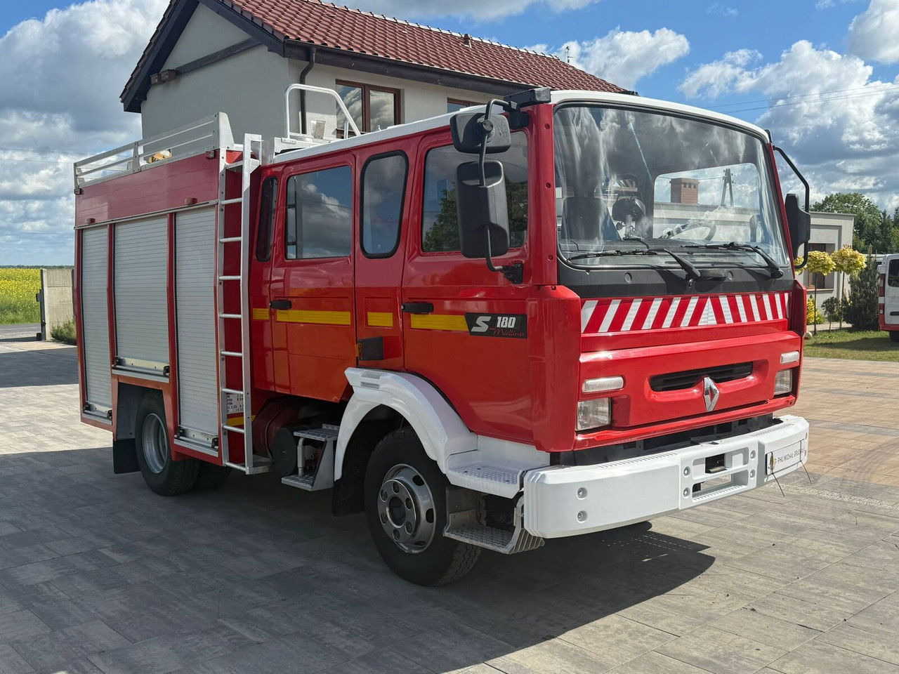 Renault Midliner 180 S180 - Ugunsdzēsēju mašīna: foto 1 Renault Midliner 180 S180 - Ugunsdzēsēju mašīna: foto 1