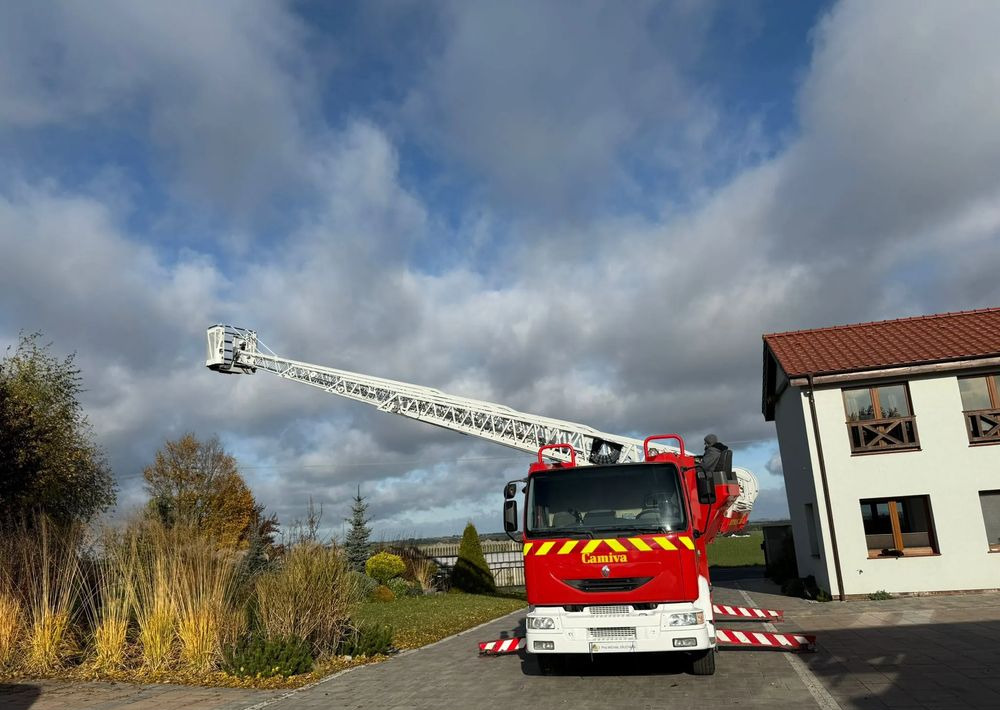 Renault Midlum 210 - Ugunsdzēsēju mašīna: foto 1 Renault Midlum 210 - Ugunsdzēsēju mašīna: foto 1