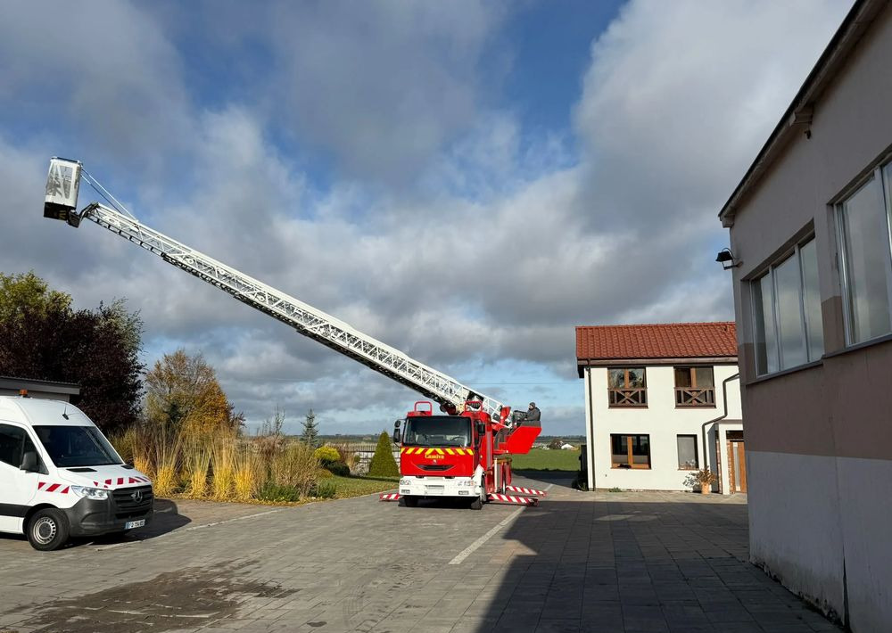 Renault Midlum 210 - Ugunsdzēsēju mašīna: foto 5 Renault Midlum 210 - Ugunsdzēsēju mašīna: foto 5