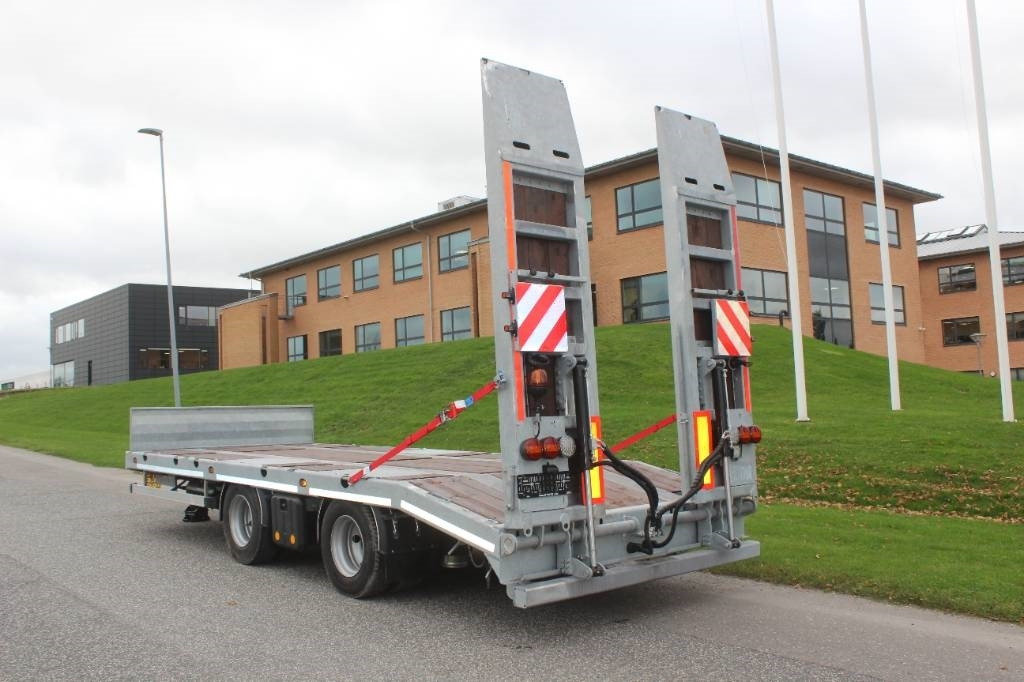 AMT MK200 2 akslet maskinkærre m. sider og ramper - Bortu piekabe/ Platforma: foto 2 AMT MK200 2 akslet maskinkærre m. sider og ramper - Bortu piekabe/ Platforma: foto 2