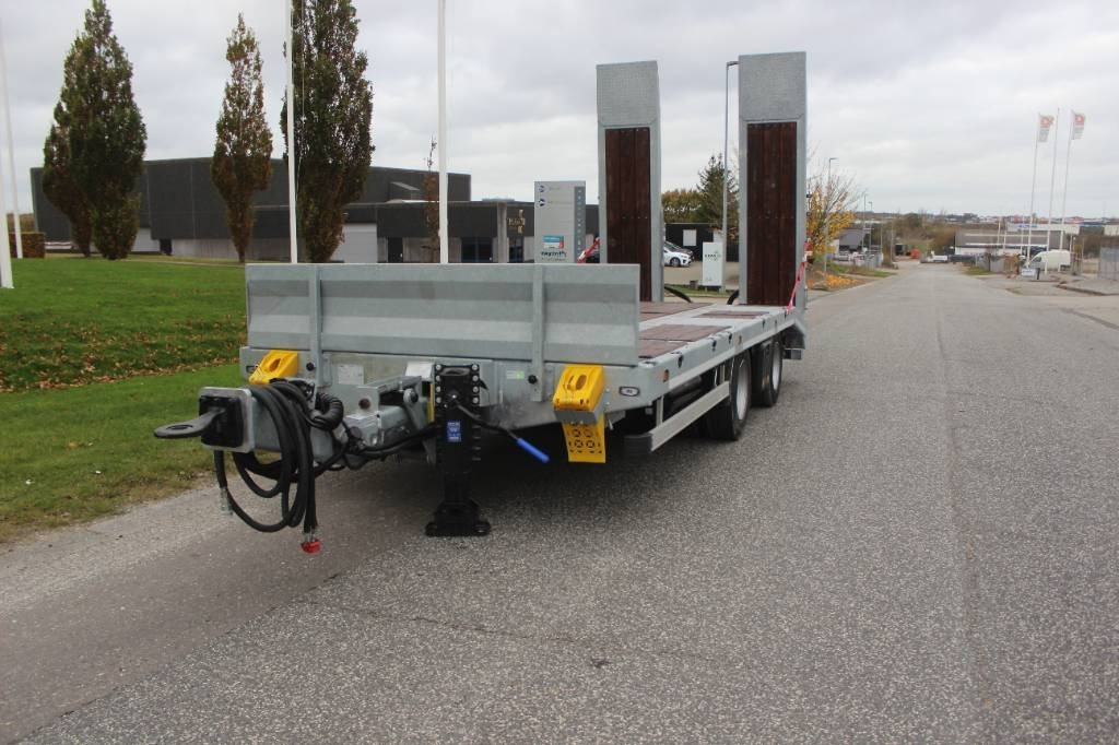 AMT MK200 2 akslet maskinkærre m. sider og ramper - Bortu piekabe/ Platforma: foto 3 AMT MK200 2 akslet maskinkærre m. sider og ramper - Bortu piekabe/ Platforma: foto 3