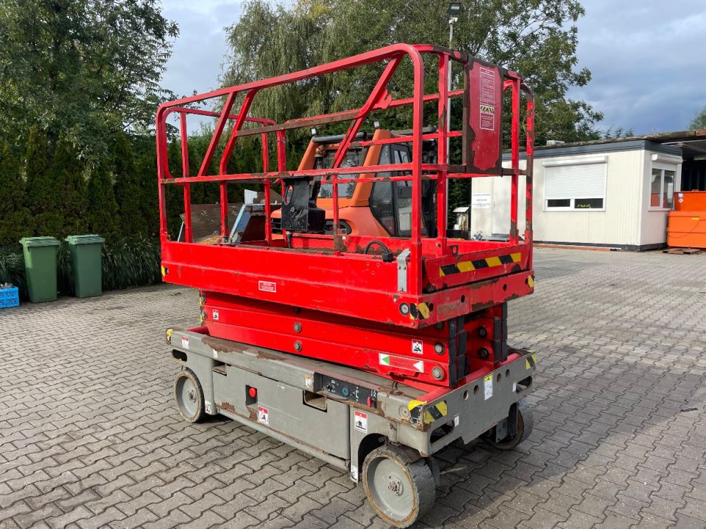 Haulotte Compact 10 - Šķērveida pacēlājs: foto 2 Haulotte Compact 10 - Šķērveida pacēlājs: foto 2