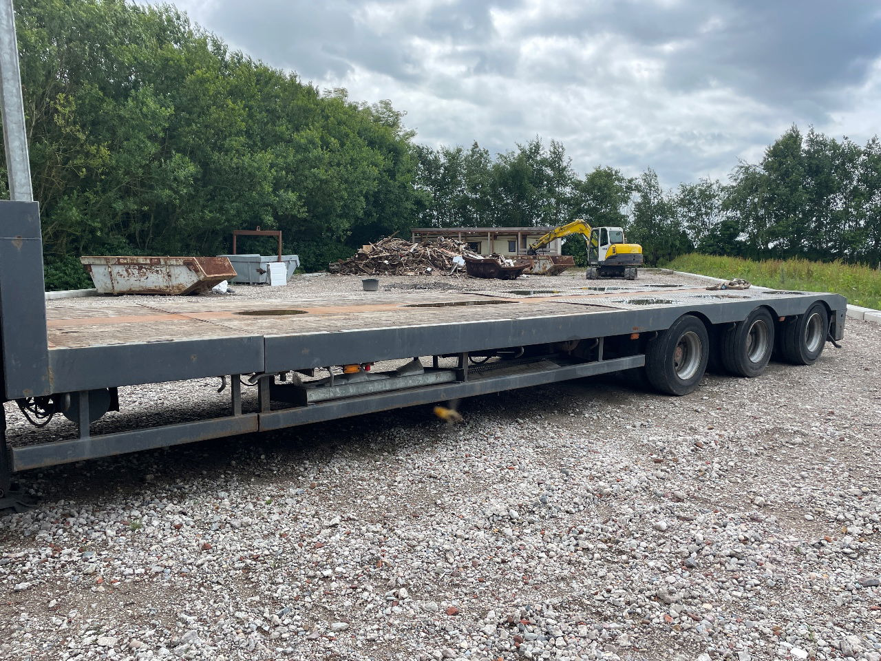 Nooteboom Mco-48-03 V uitschuifbaar hydrolisch gestuurd semi dieplader - Puspiekabe zema profila platforma: foto 3 Nooteboom Mco-48-03 V uitschuifbaar hydrolisch gestuurd semi dieplader - Puspiekabe zema profila platforma: foto 3