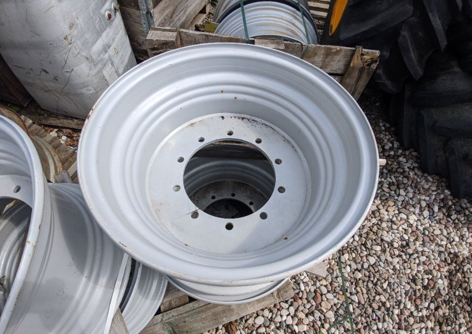 Felgi do ciągników Fastrac - Riteņa disks - Lauksaimniecības tehnika: foto 2 Felgi do ciągników Fastrac - Riteņa disks - Lauksaimniecības tehnika: foto 2