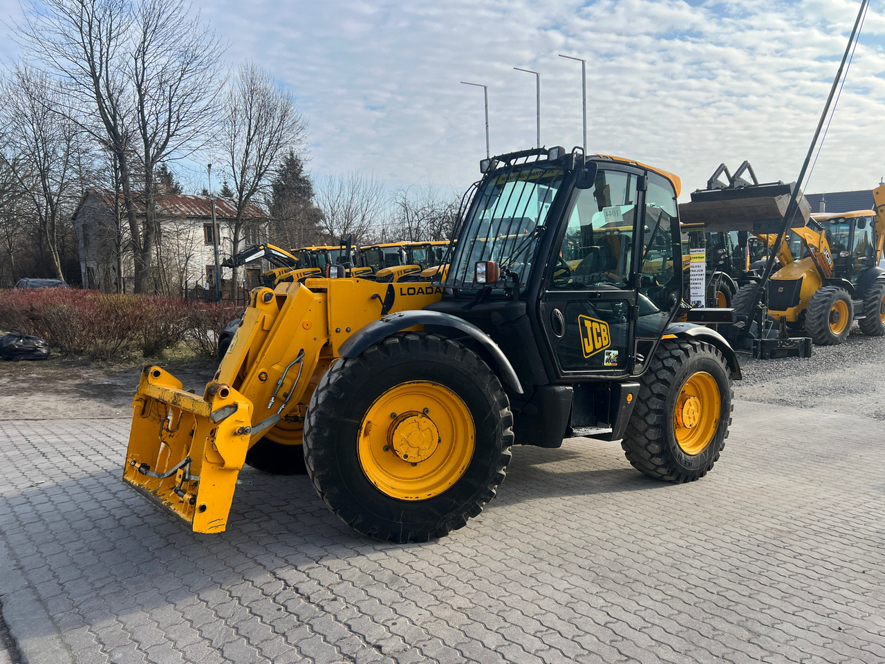 JCB 541-70 - Teleskopiskais iekrāvējs: foto 1 JCB 541-70 - Teleskopiskais iekrāvējs: foto 1