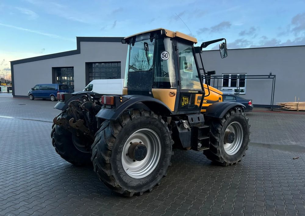 JCB FASTRAC 2135 - Traktors: foto 4 JCB FASTRAC 2135 - Traktors: foto 4