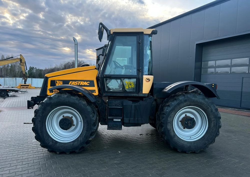 JCB FASTRAC 2135 - Traktors: foto 2 JCB FASTRAC 2135 - Traktors: foto 2