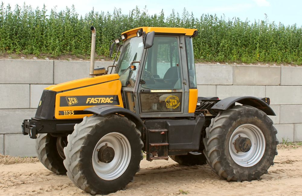 JCB Fastrac 1135 - Traktors: foto 1 JCB Fastrac 1135 - Traktors: foto 1