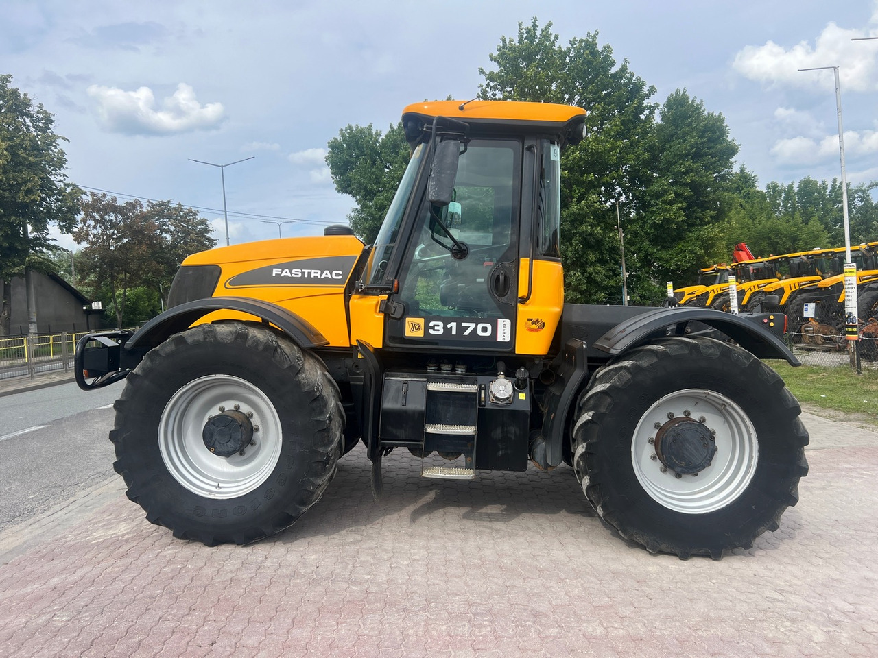 JCB Fastrac 3170 Plus - Traktors: foto 3 JCB Fastrac 3170 Plus - Traktors: foto 3