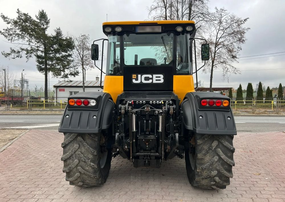 JCB Fastrac 3230 Sisu Xtra - Traktors: foto 4 JCB Fastrac 3230 Sisu Xtra - Traktors: foto 4