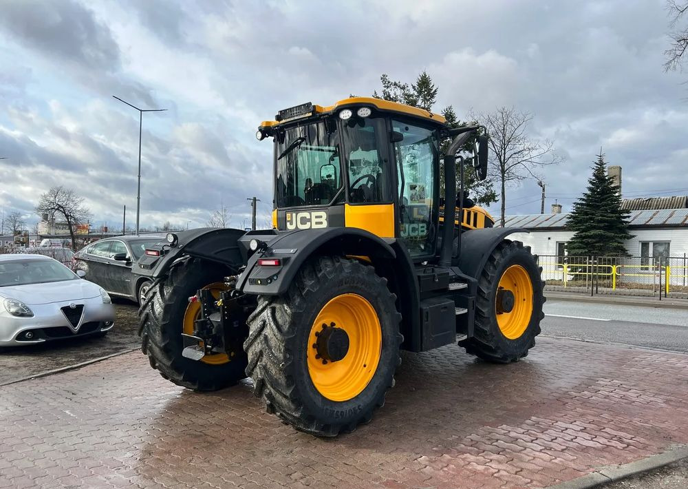 JCB Fastrac 4220 - Traktors: foto 5 JCB Fastrac 4220 - Traktors: foto 5